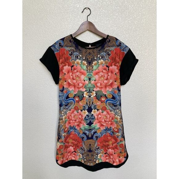 MINKPINK Dresses & Skirts - MINKPINK small multicolor boho tshirt dress short sleeve asian floral mini